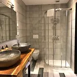 Hotell Logis Le Moulin De Chalons