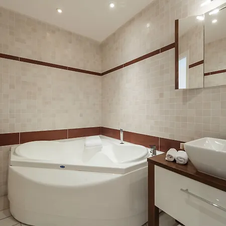 Logis Le Moulin De Chalons ホテル