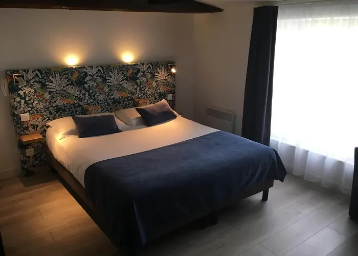 Отель Logis Le Moulin De Chalons 3*