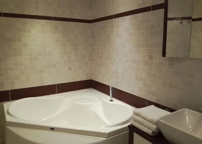 Отель Logis Le Moulin De Chalons 3*